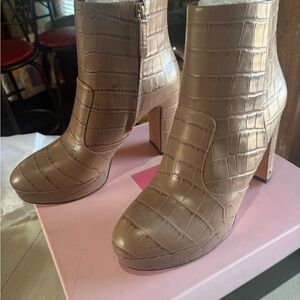 Kate Spade Barrett Croc Embossed Leather Platform Ankle Boots Womens- brand new